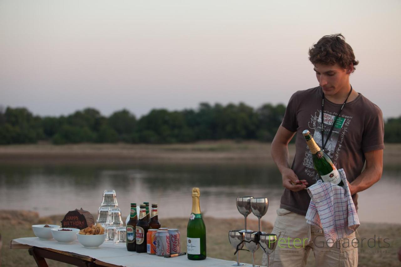 Track And Trail River Camp Kakumbi Εξωτερικό φωτογραφία